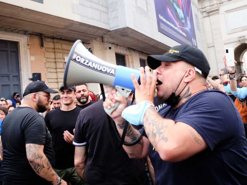 Giuliano Castellino a una manifestazione no green pass (LaPresse)&nbsp;