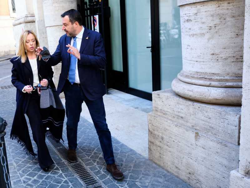 L’inadeguatezza della destra è peggio delle infiltrazioni dei fasci