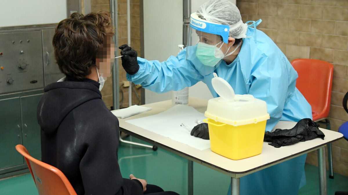 Immagine di È fatta: meno Dad e più tamponi a scuola