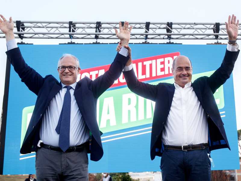 Roberto Gualtieri e Nicola Zingaretti (LaPresse)<br /> <br />