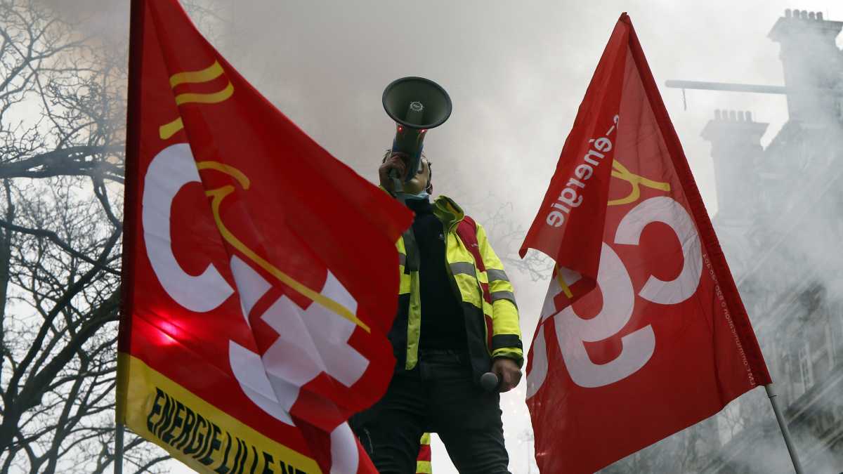 Immagine di Il libello del patron di Libération contro la gauche che litiga col progresso