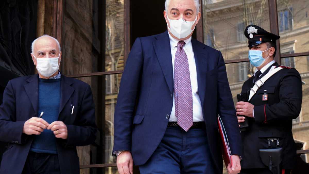 Immagine di Domenico Arcuri è stato sentito in procura per l'inchiesta sulle mascherine