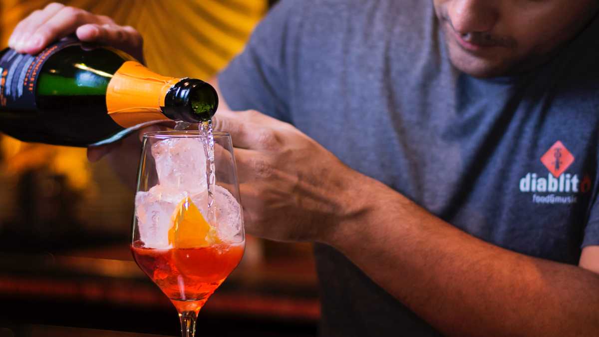 Immagine di La mixology non è solo spritz. L'economia del vino miscelato