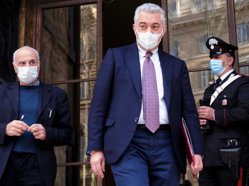 Domenico Arcuri è stato sentito in procura per l'inchiesta sulle mascherine