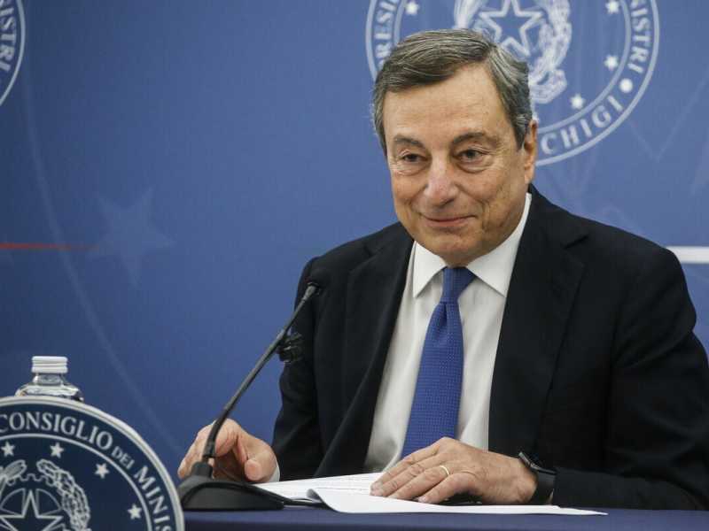 Perché non sta in piedi questa cosa di Draghi al governo fino al 2023