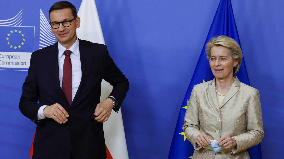 Immagine di Contro la Polonia adesso l'Ue gioca l'arma del Recovery