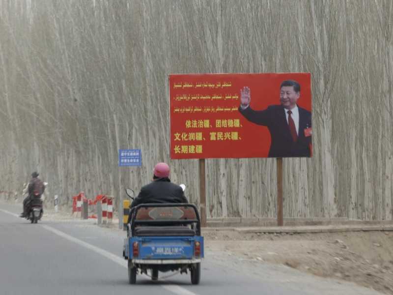 Il Partito, la polizia e il vicino di casa. I dettagli della repressione nello Xinjiang