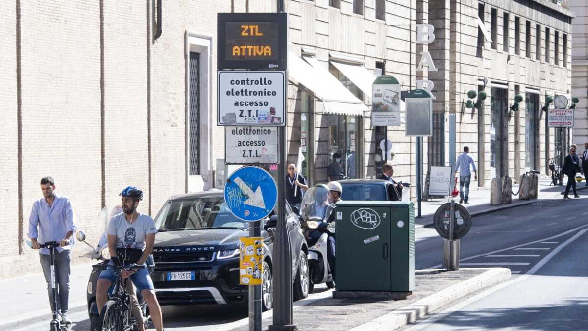 Immagine di Caro Pd, chi cerca voti fuori dalle Ztl dovrebbe avere il coraggio di proporle a modello