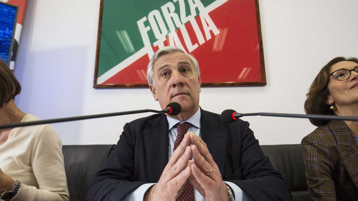 Immagine di I ministri di FI contro Tajani: zuffa sul capogruppo. E il Cav. scende a Roma