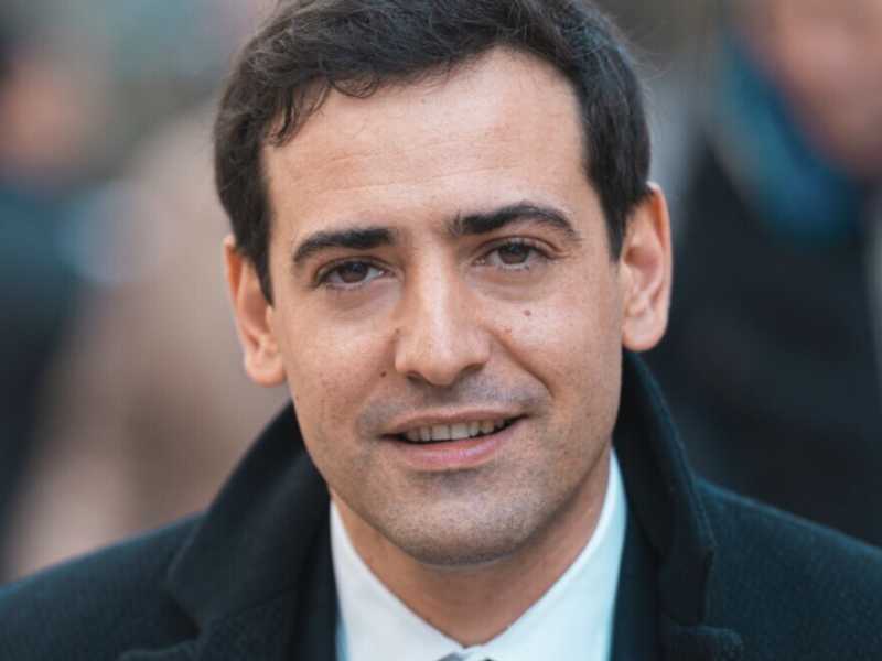 <span style="color: rgb(32, 33, 34); font-family: sans-serif; font-size: 14px;">St&eacute;phane S&eacute;journ&eacute;&nbsp;</span>Foto Enrique Prazian via Wikimedia Commons<br />