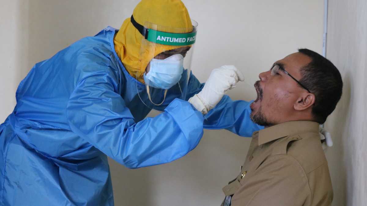 Immagine di Green pass, pochi i medici Inps e tante le assenze sul lavoro per malattia