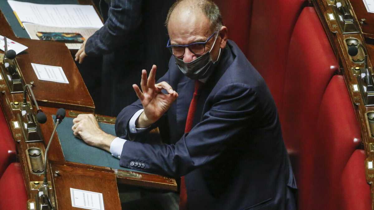 Immagine di Togliete Twitter a Enrico Letta