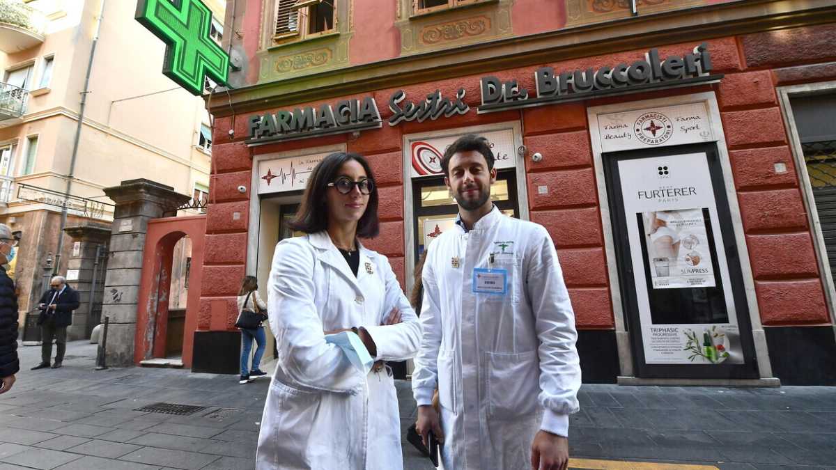 Immagine di Oggi il centro del mondo è la farmacia