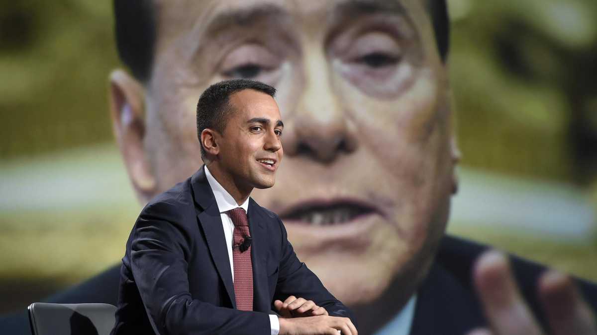 Immagine di Nel libro di Di Maio l'incontro segreto con Berlusconi