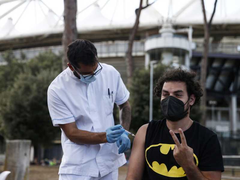 Covid, vaccini allo stadio Olimpico (Foto Cecilia Fabiano/ LaPresse) <br />