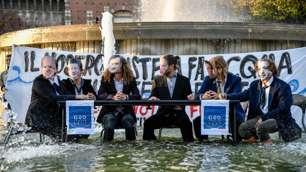 Immagine di Il bla bla bla dei grandi del mondo spiegato a Greta