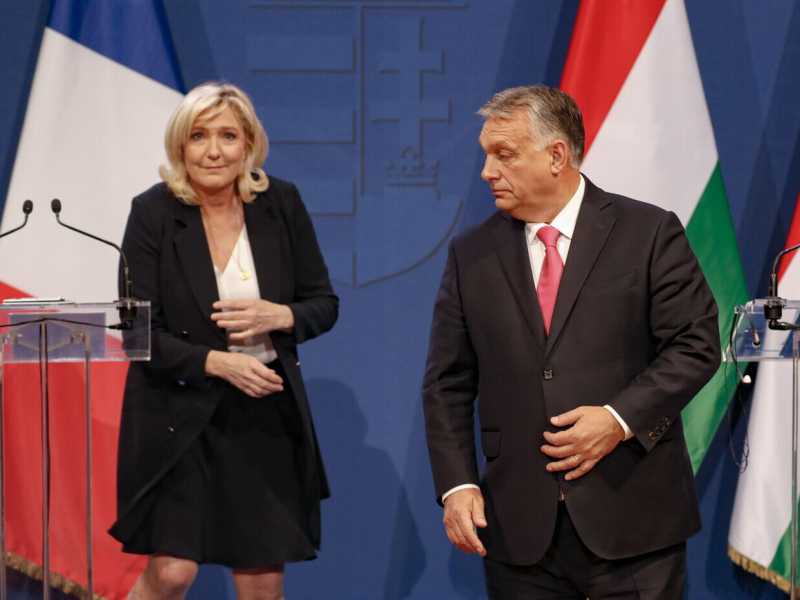 Le Pen alla corte di Orbán cerca una benedizione che arriva a metà