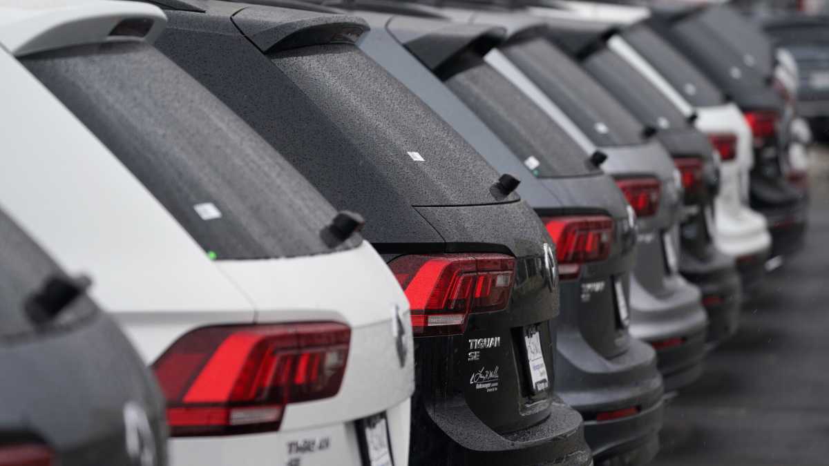 Immagine di Gli incentivi per le auto alla spina vanno a ruba, ma il mercato non corre
