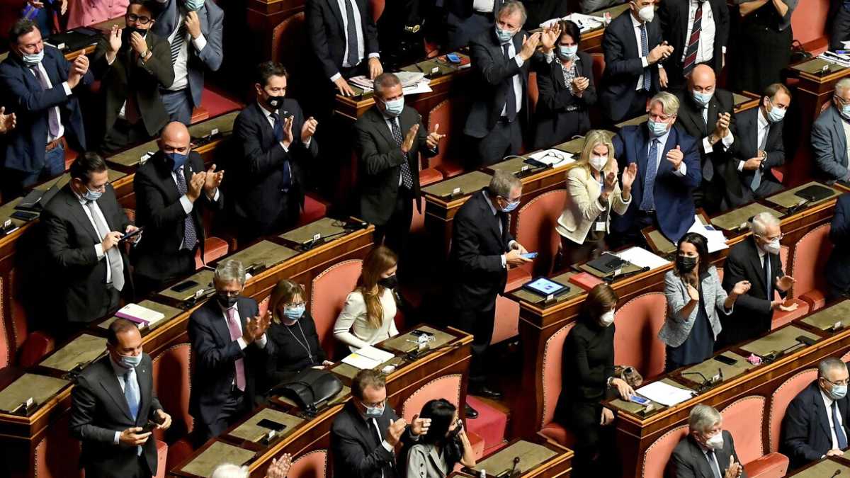 Immagine di Ddl Zan affossato. L'applauso del Senato scatena le polemiche