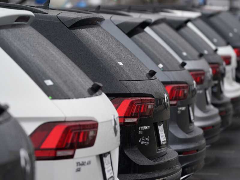 Gli incentivi per le auto alla spina vanno a ruba, ma il mercato non corre