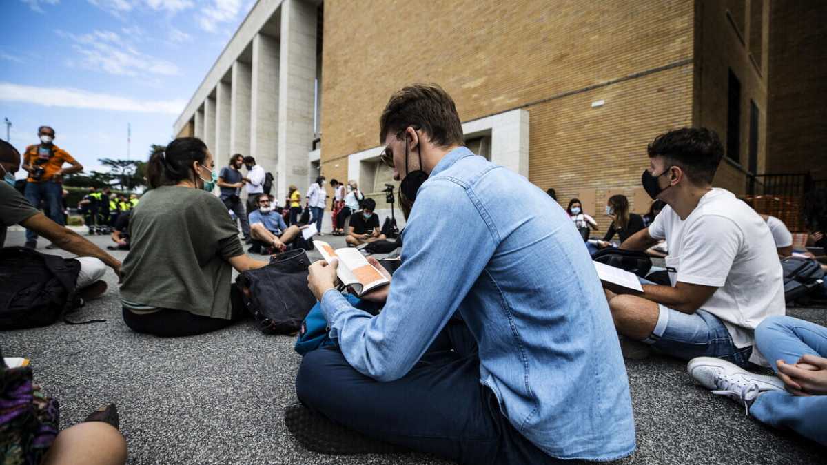 Immagine di Perché i giovani non escono bene dalla manovra del governo