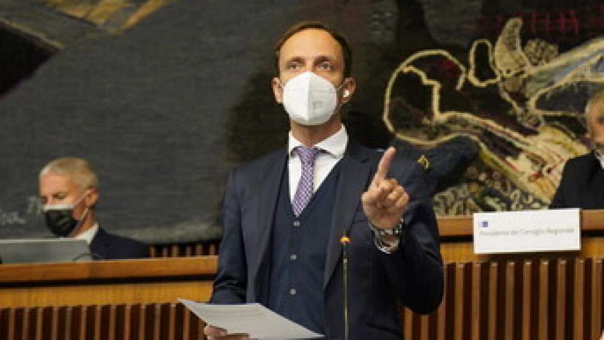 Immagine di Così Fedriga diventa il mito degli anti No vax, nonostante Salvini