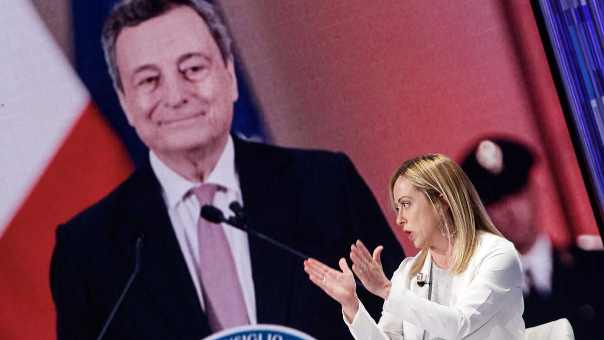 Immagine di Mario Draghi incontra Giorgia Meloni. Continuano le sedute del dottor premier