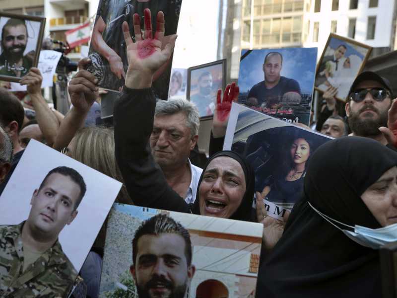 Manifestazione dei parenti delle vittime dell'esplosione al porto di Beirut (LaPresse)