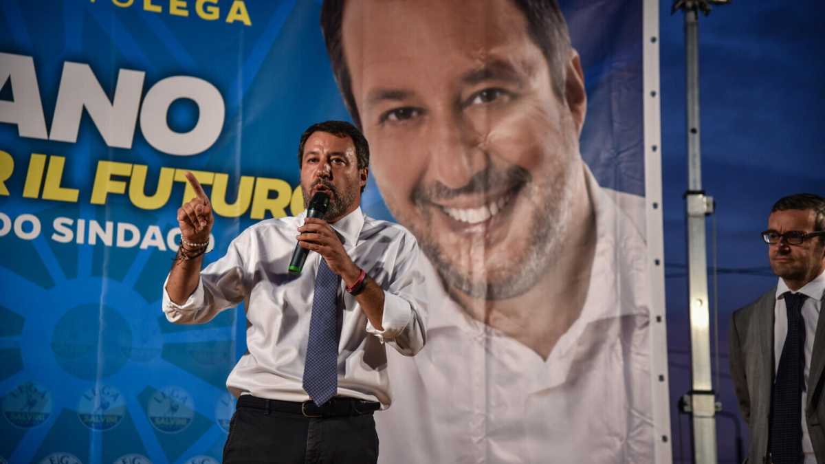 Immagine di Salvini stronca l'endorsement di Giorgetti a Calenda: "Ha smentito". Ma è falso
