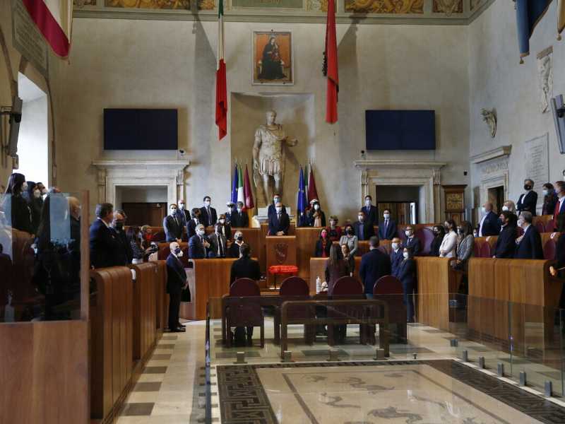 Raggi e Calenda, così vicini così lontani. Michetti è già un ricordo