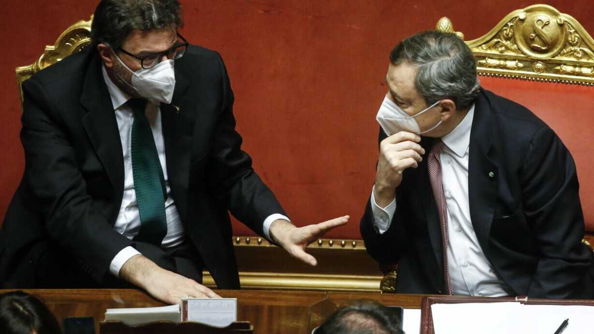 Immagine di Il fallimento della linea Giorgetti indebolisce Draghi