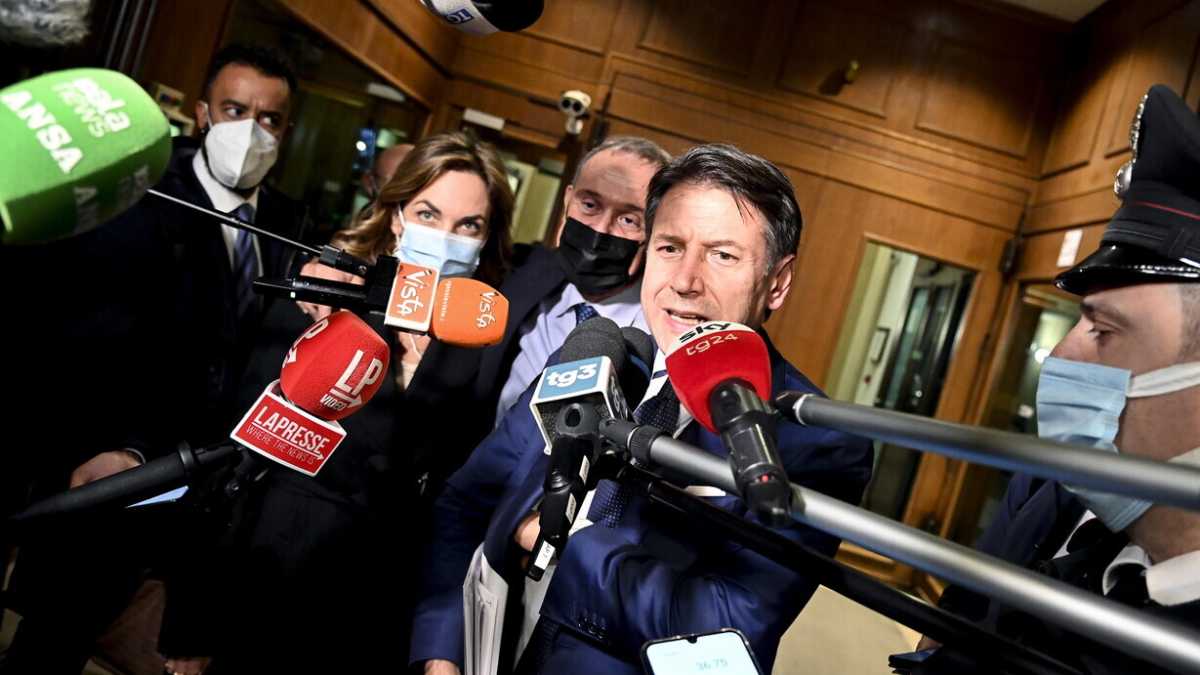 Immagine di "Licheri si ritira". La resa di Conte sul nuovo capogruppo al Senato del M5s