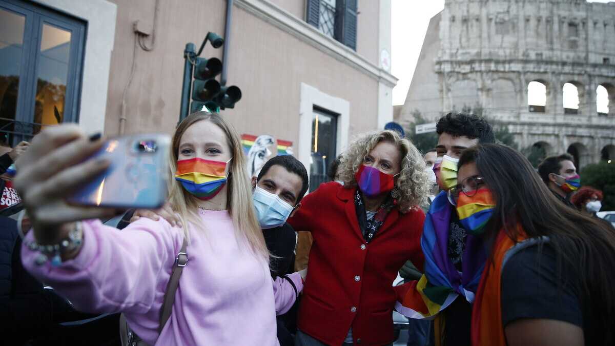 Immagine di Fascismo, vaccini, gender. S’avanza l’opinionista che parla, straparla ma non sa