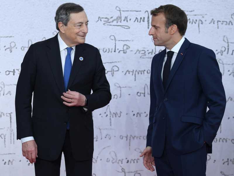 A Parigi l’amour fou per Draghi fa sognare un “miracolo europeo”