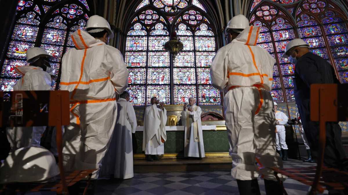 Immagine di Notre-Dame sarà “il simbolo della sovranità restaurata”, così vuole Macron