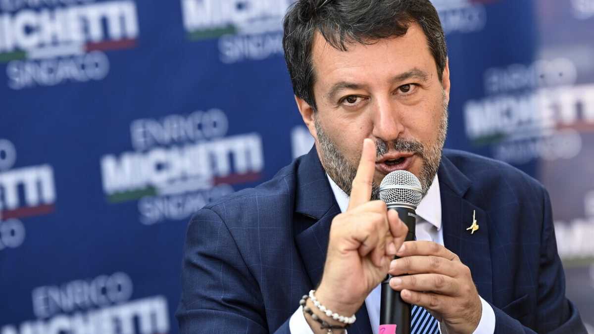 Immagine di Salvini accusa Lamorgese. Ma l'algerino arrestato a Cannes l'ha regolarizzato lui