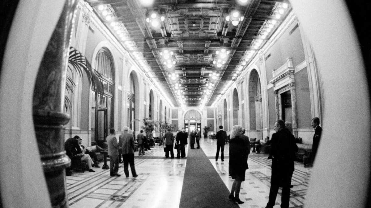 Immagine di Per i deputati spaventati dal droplet, obbligo del silenzio: legiferate a gesti!