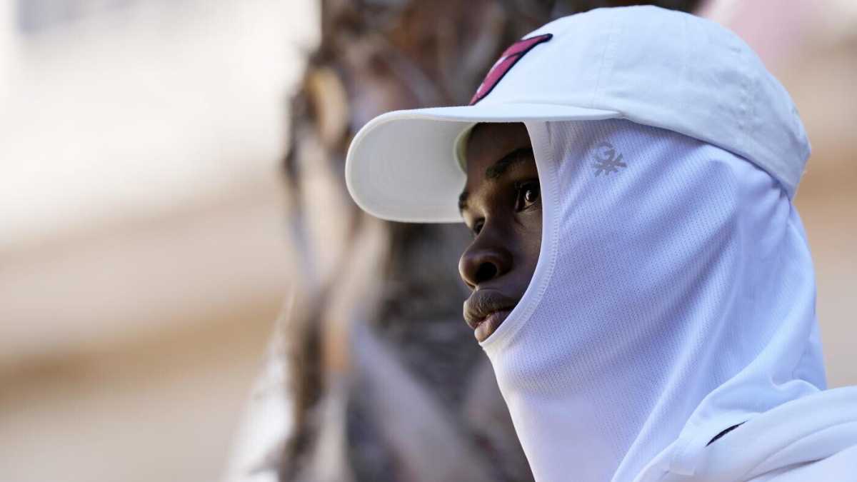 Immagine di In Francia l'hijab di Benetton fa arrabbiare sia i macronisti sia gli esponenti della destra