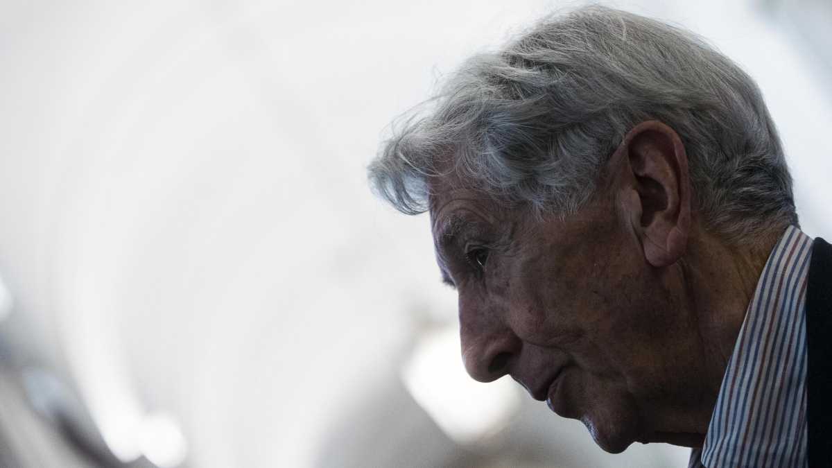 Immagine di Lord Conrad Augias insiste con il ricciolino civettuolo