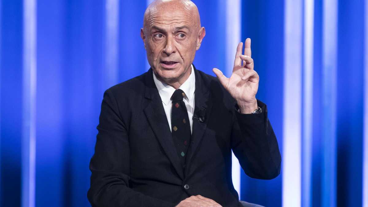 Immagine di Tavola rotonda sul ritiro dall'Afghanistan. Minniti: "A Kabul l'Europa unita non si è vista"