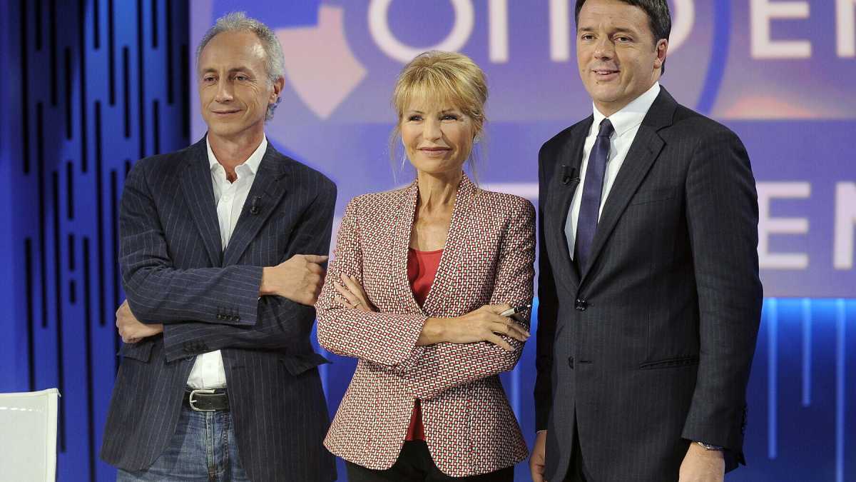 Immagine di Lo scontro Travaglio-Renzi: "Sei un disperato", "diffamatore seriale" e "vedova di Conte"