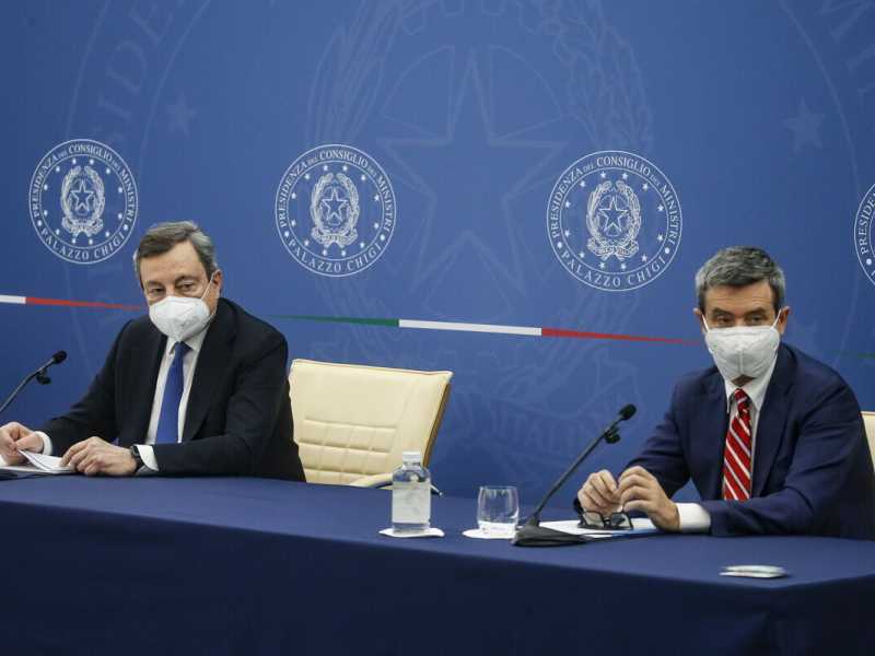 Mario Draghi e Andrea Orlando (LaPresse)
