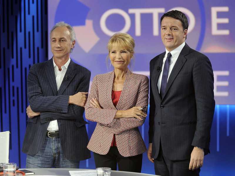Lo scontro Travaglio-Renzi: "Sei un disperato", "diffamatore seriale" e "vedova di Conte"