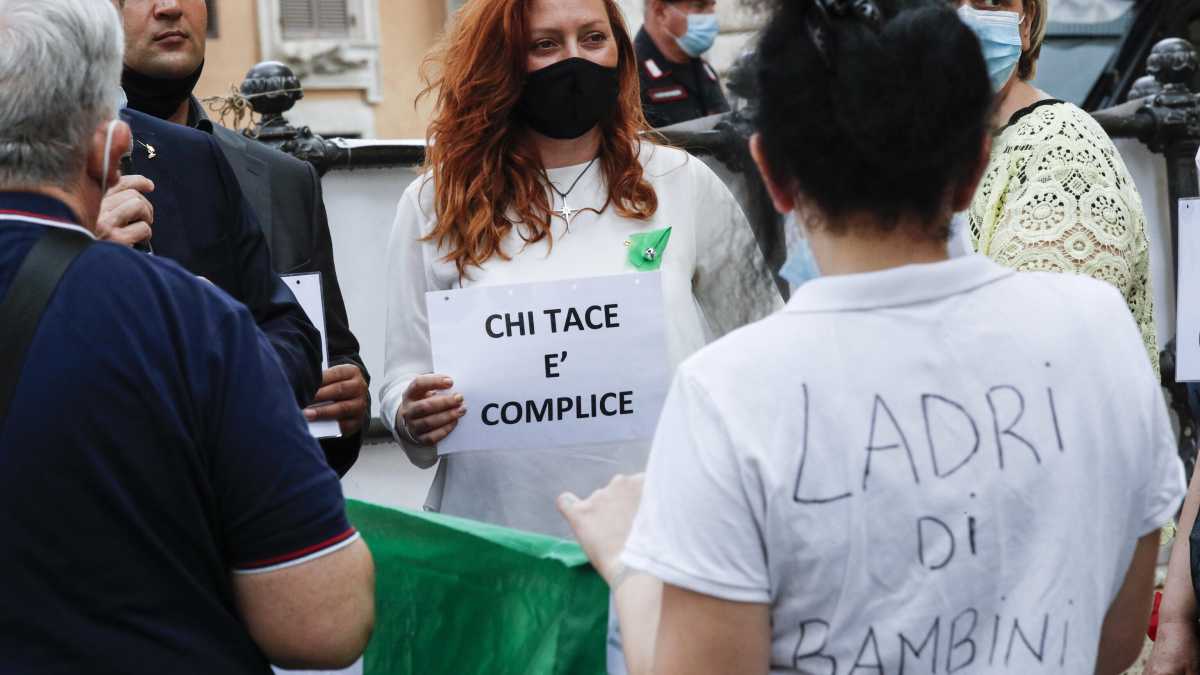 Immagine di Bibbiano, mostri o abuso d'ufficio?