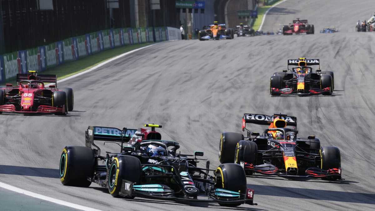 Immagine di Hamilton vince in Brasile e apre il miglior finale di stagione da molti anni