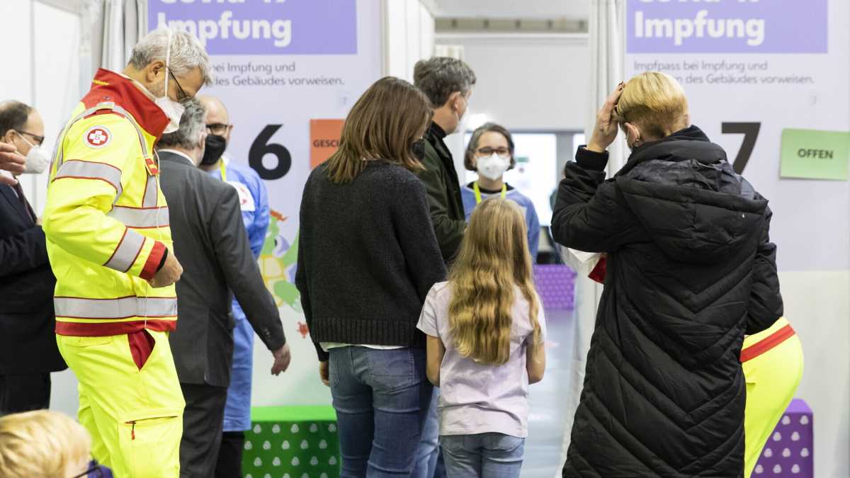 Immagine di Lockdown e restrizioni per i non vaccinati. Cosa succede in Austria, Olanda e Francia