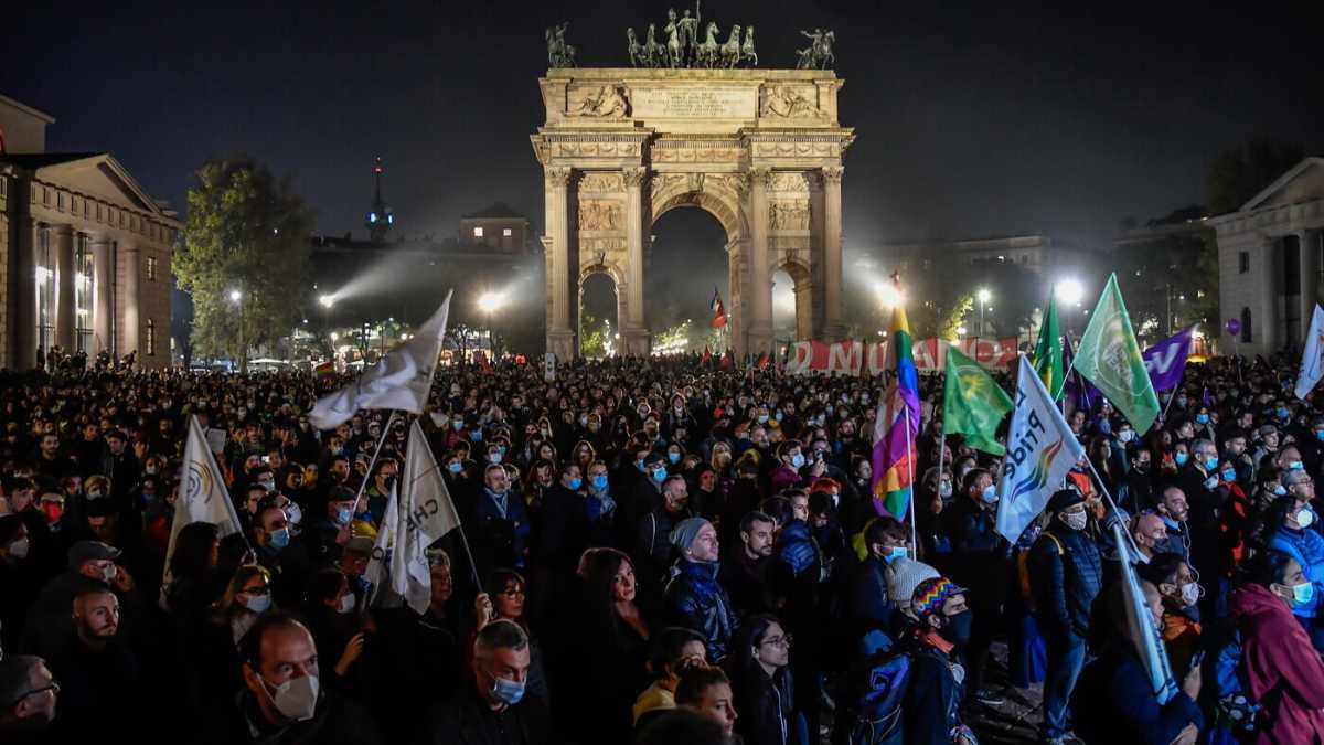 Immagine di Gerarchia ragionata di chi può ridere di chi fra galli dominanti e polli reietti