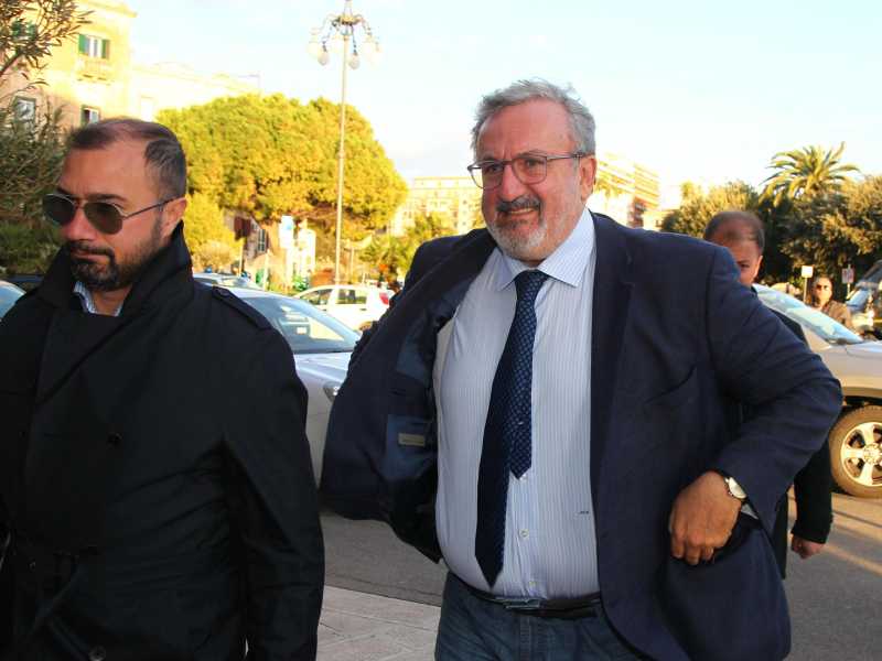 Il caos politico a Taranto costringe il Pd a una scelta sull’Ilva