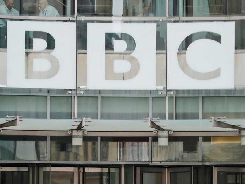 Pure la Bbc, l’antenna del politicamente corretto, arriva alla resa dei conti sul dissenso sul gender
