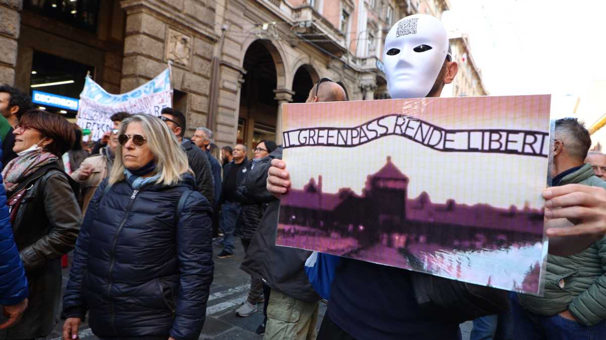 Immagine di La mania di persecuzione che striscia dentro il popolo fanatico dei No vax